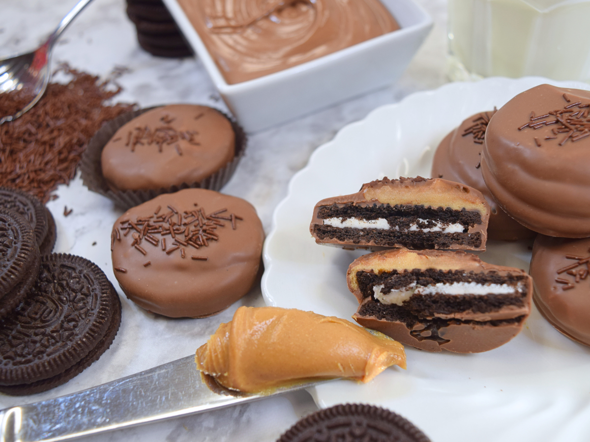 Peanut Butter Oreo Pies